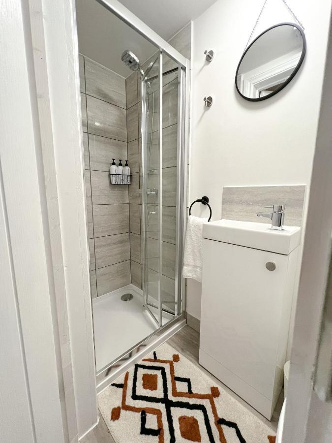 The Bohemian Basement Apartment Maidstone Exterior photo